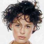 capelli-medi-ricci-2 (2) capelli-medi-ricci-2 (2)
